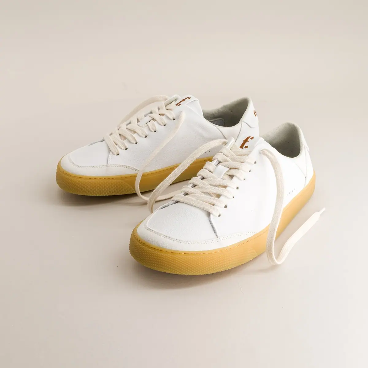Босоногие кроссовки Fleeters Lemon — белый коричневая подошва — фото 1 из 9